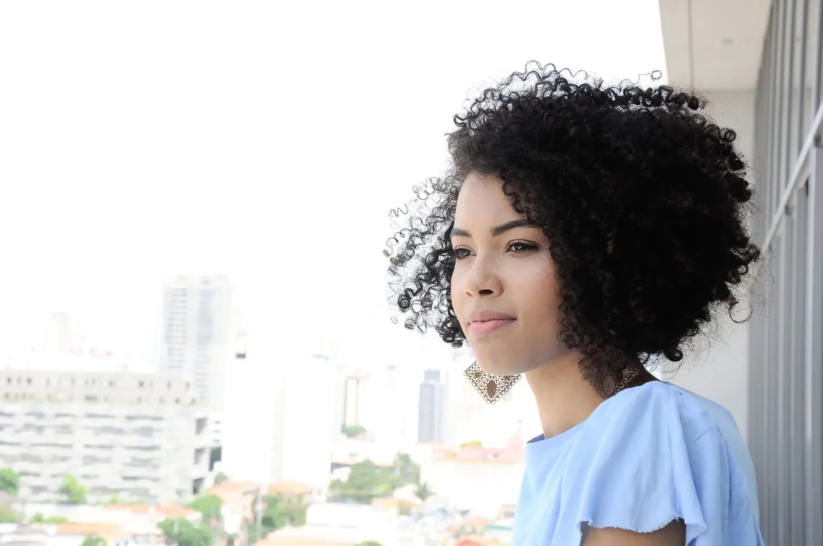 Corte Feminino Geométrico / Cacheado